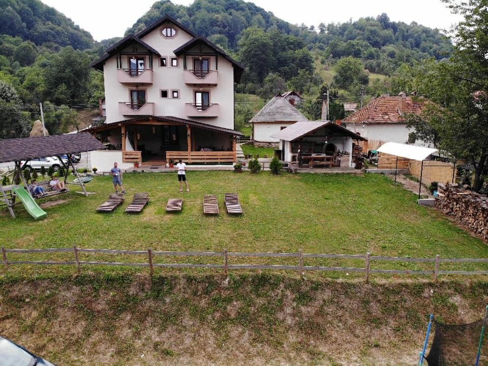 Heaven Guesthouse Corbeni Buitenkant foto