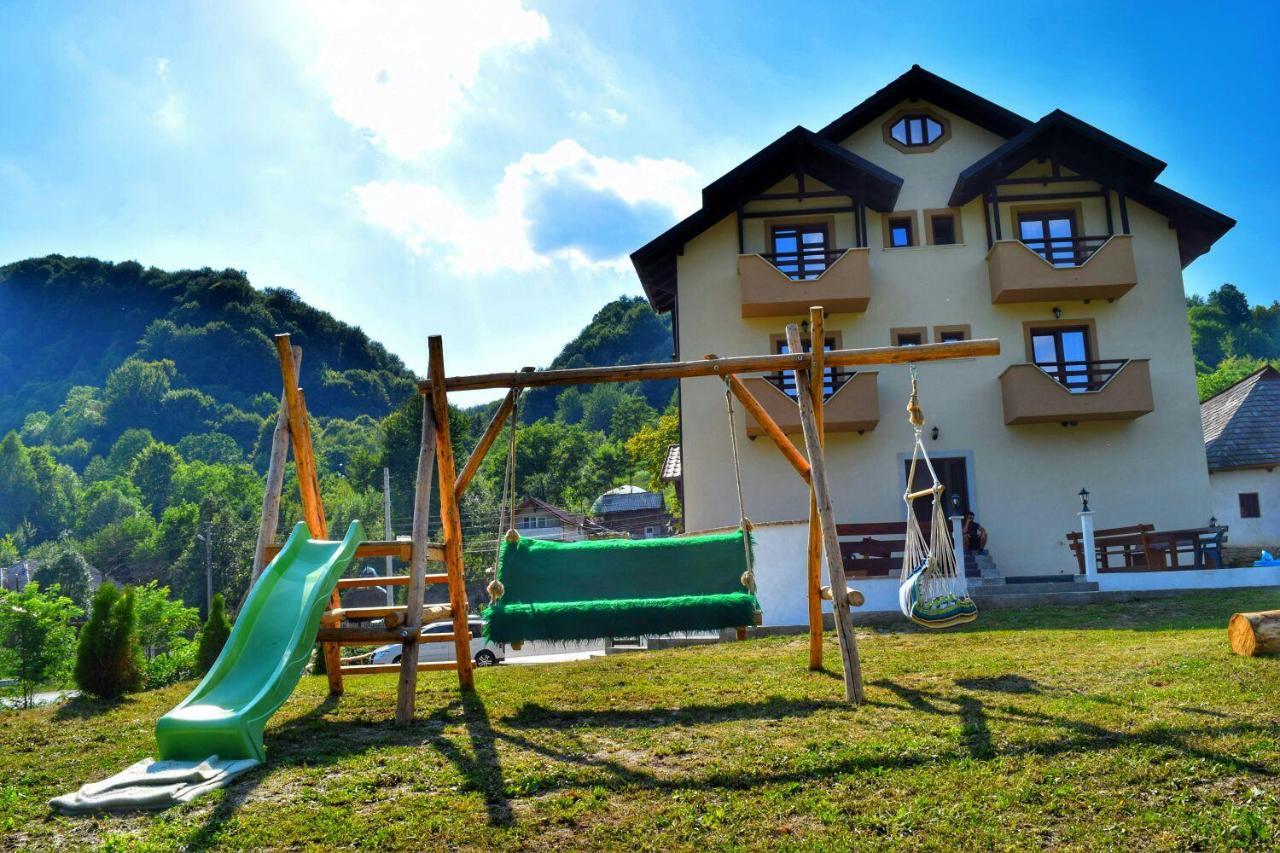 Heaven Guesthouse Corbeni Buitenkant foto